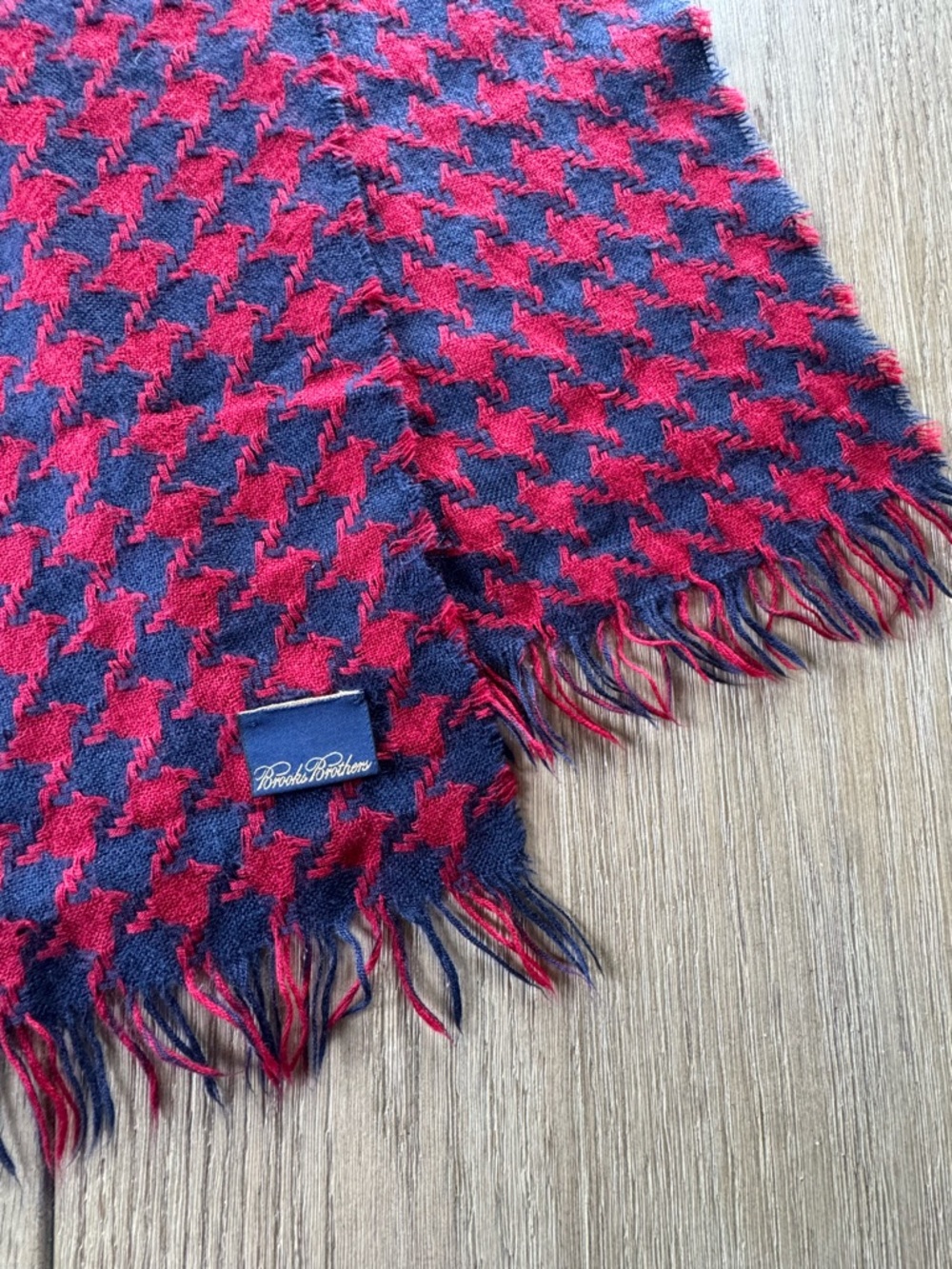 Brooks Brothers Red & Navy Houndstooth Cashmere Scarf